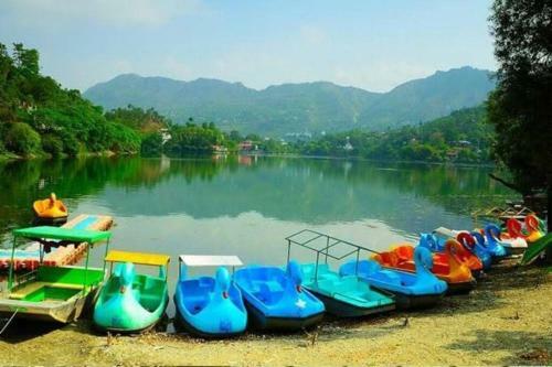 Lodge Rudraksha Cottage & Resort