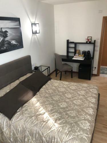 Hostal Villa Trevisi - Rooms