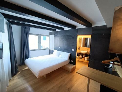 Hostal Le Meridiane Luxury Rooms In Trento