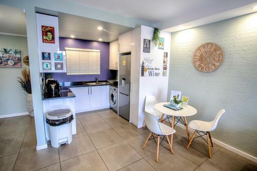 Apartamento Ushaka Waterfront - Luxurious Lavish Looker