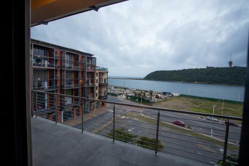 Apartamento Ushaka Waterfront - Penthouse Plush Perfection