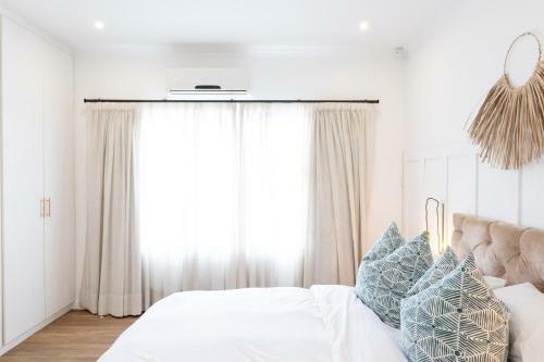 Villa Peaceful Modern Home With Private Garden In Durban North