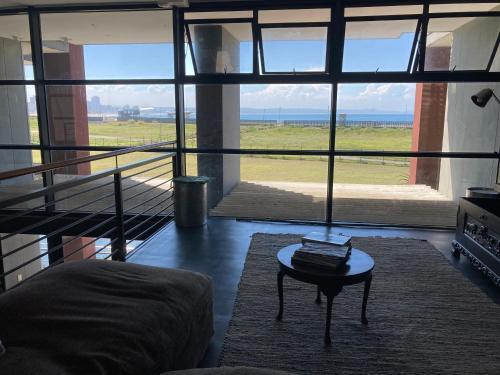 Luxury Beach Front Apartment On Canal - Spacious +