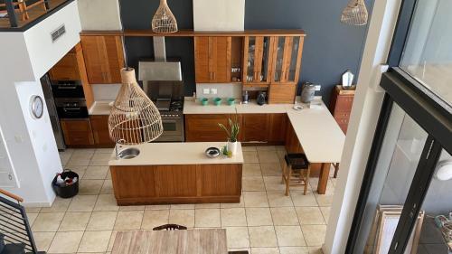 Luxury Beach Front Apartment On Canal - Spacious +
