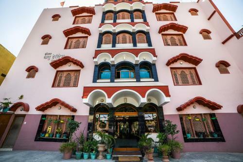 Oyo 19527 Hotel Babu Heritage