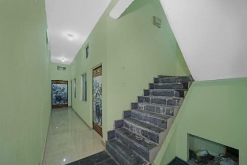 Spot On 84453 Hotel Amaira