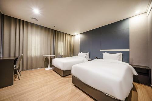 Hotel Act ????