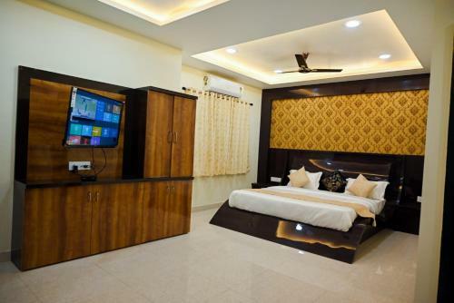 Hotel Golden Bliss