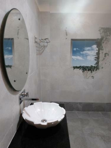 Hotel Golden Bliss