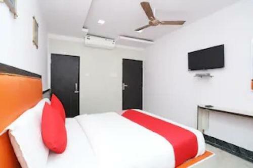Oyo 80942 Backstreet Hotel