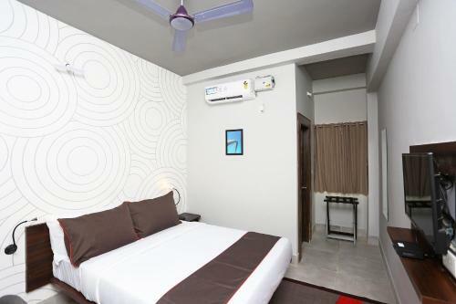 Collection O 19529 Hotel Bhinna Sakala