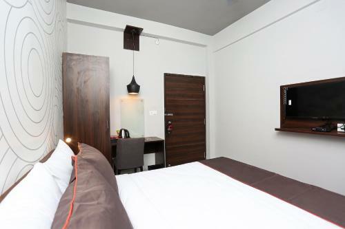 Collection O 19529 Hotel Bhinna Sakala