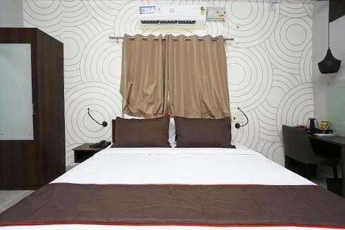 Collection O 19529 Hotel Bhinna Sakala