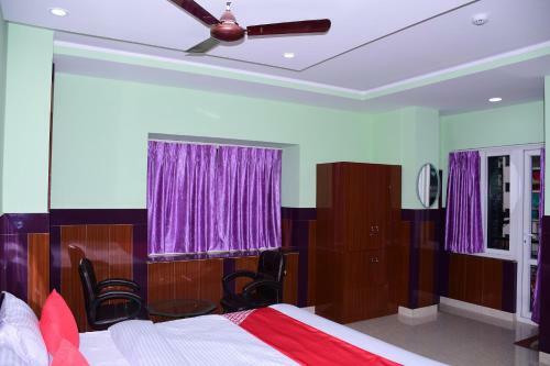Oyo 27951 Hotel 707