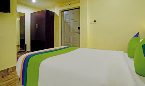 Treebo Trend Hotel Golden Nest Mastercanteen