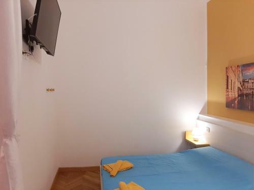 Hostal Trieste Center Rooms & Apartments