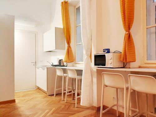 Hostal Trieste Center Rooms & Apartments