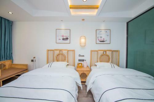 Lijiang Hanxia Inn