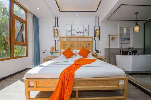 Lijiang Hanxia Inn