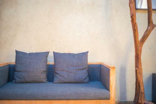 Mogan Mountain West House Hotel