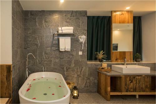 Hotel Moganshan Stonegarden Hostel