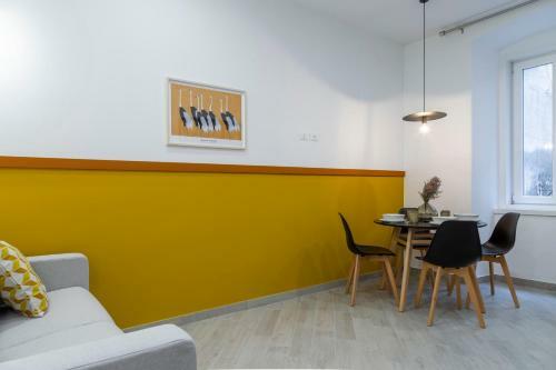 Stylish Apartment With An Arty Touch Fast Wifi