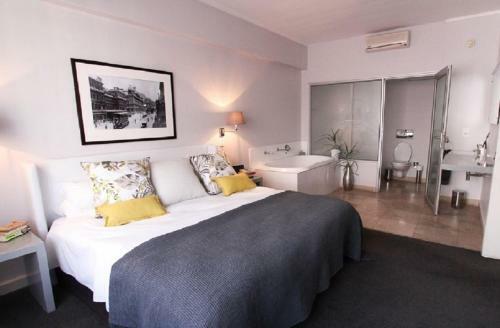 Bijoux Self-catering Apartment In The Bijoux