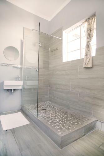Hostal Moy Guesthouse