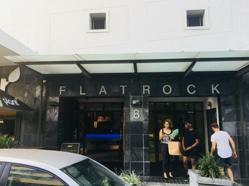 Apartamento Flatrock Suites