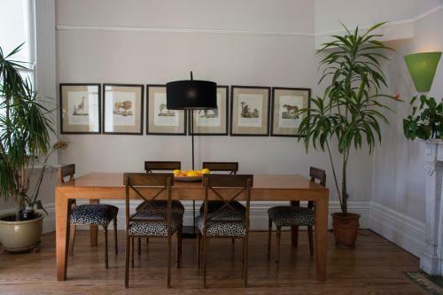 Hostal The Cape Colonial Guest House