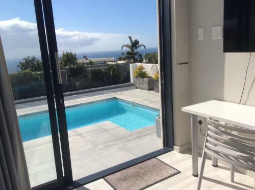 Hostal Camps Bay Cosy Accommodation