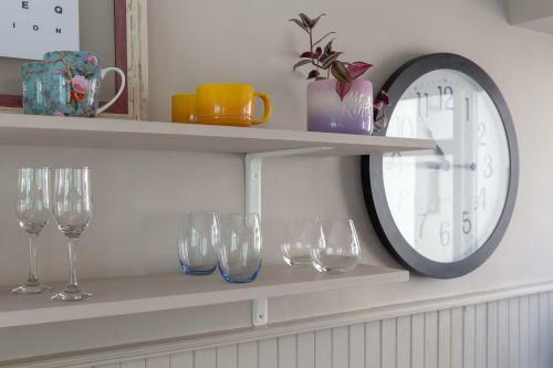 Cosy And Classy Sea Point Apartment