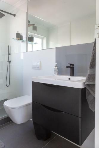Cosy And Classy Sea Point Apartment