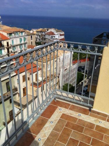 Apartamento Historic Tropea, Spacious W/ Views