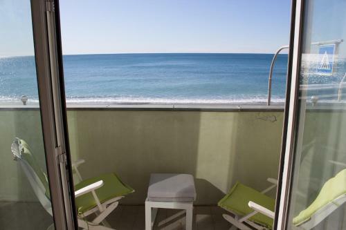 Apartamento Splendido Appartamento Fronte Mare Con Box Doppio