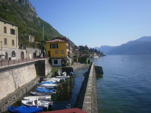 Casa In Riva Al Lago