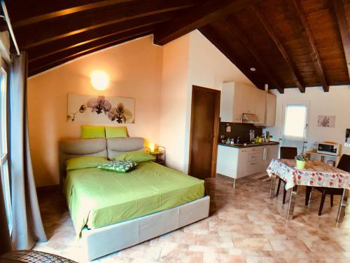 Apartamento New Attic Lake View 4