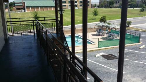 Motel Lake Wire Inn