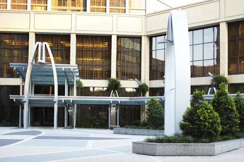 Renaissance Mobile Riverview Plaza Hotel