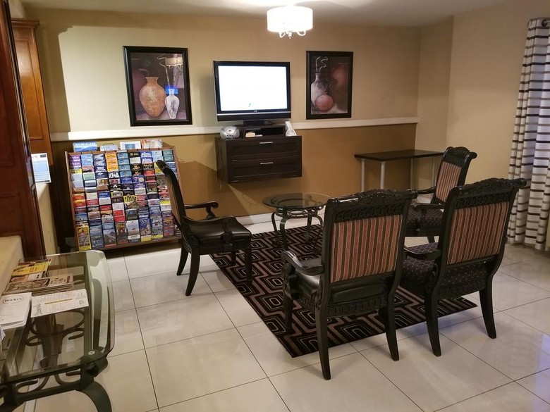 Hotel Sunburst Spa & Suites Motel