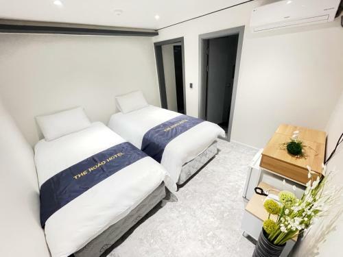 Hostal The Road Hotel