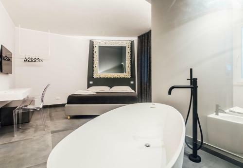 Hostal Suite 106