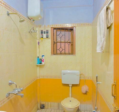 Apartamento Spacious Apt With Antique Furniture ,ac & Kitchen