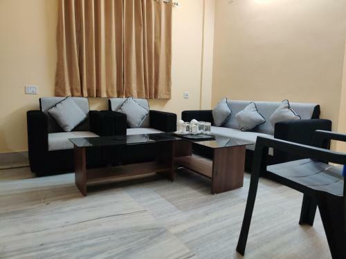 Hostal Sanjiva Suites