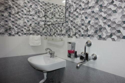 Hostal Sanjiva Suites