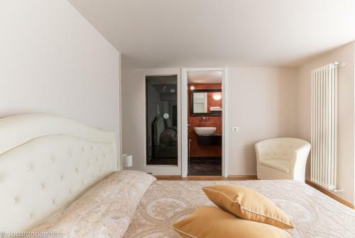 Elena House Gold Apartment