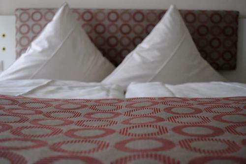 Hotel-restaurant-cafe Sch�ne Aussicht