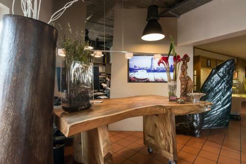 Hotel-restaurant-cafe Sch�ne Aussicht