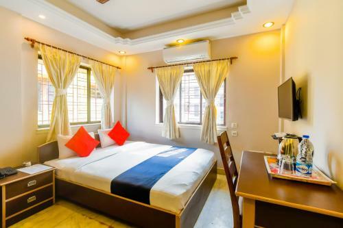 Hostal B S Guest House