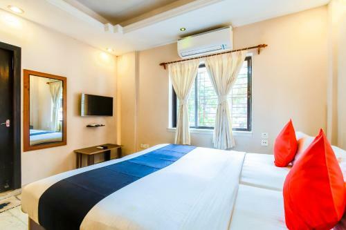 Hostal B S Guest House